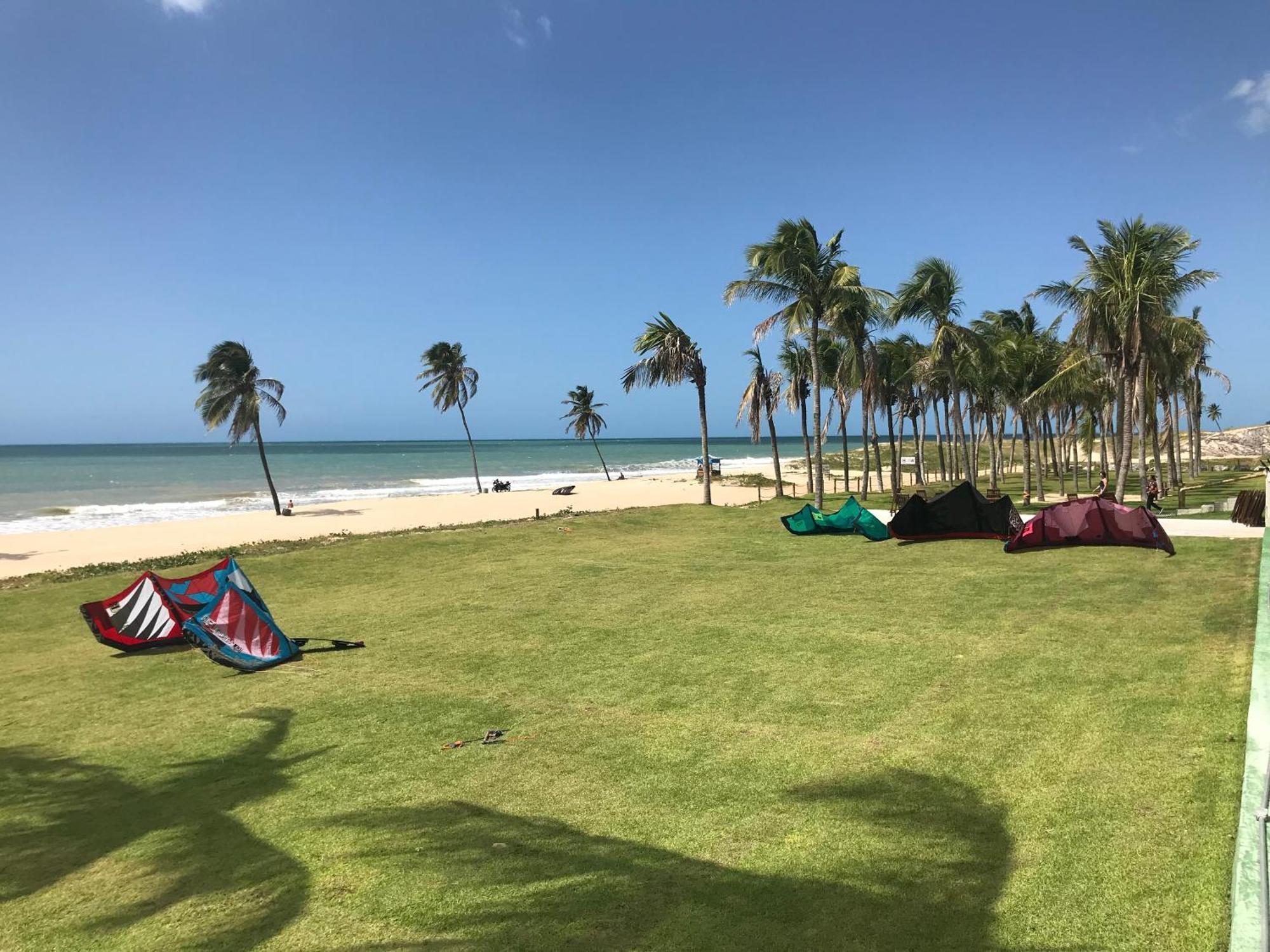 Condominio Wai Wai Pe Na Areia - Praia De Кумбуку Екстер'єр фото